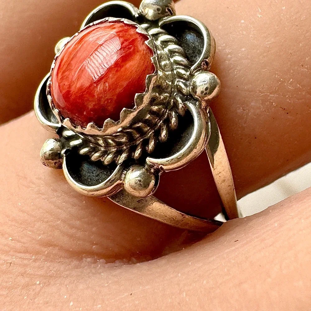 Navajo Flower Ring Red Spiny Oyster Sz 8 Sterling Silver Scalloped Native Amer